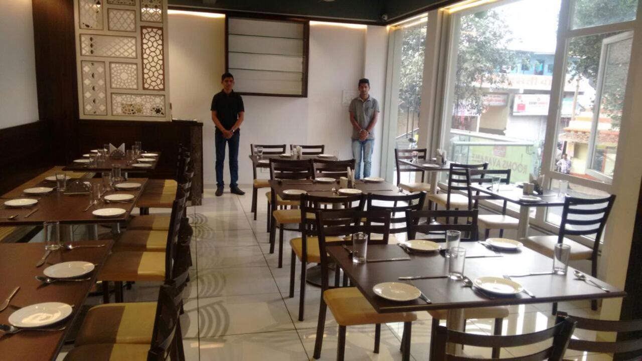 Hotel Sri Sri Executive, Kolhapur Esterno foto